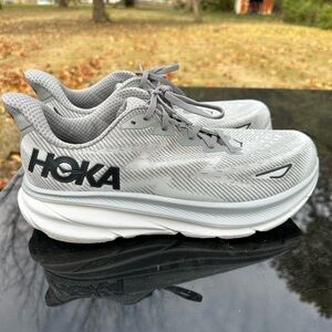 HOKA Clifton 9 Men’s Gray Running Shoes wide